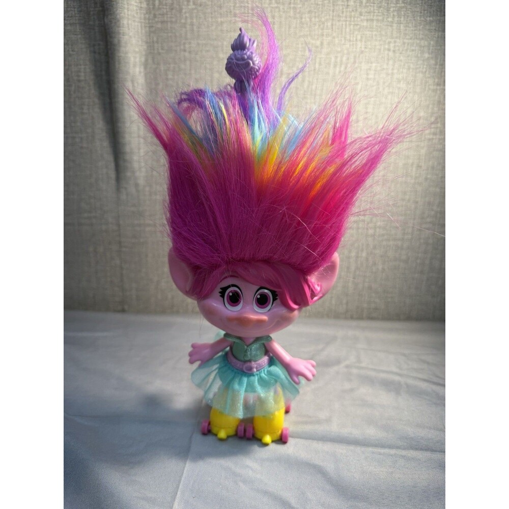 TROLLS PARTY RAINBOW HAIR POPPY Roller Skate Musical Talking Doll Works